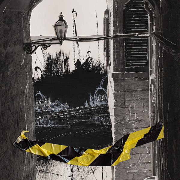 Moderne Collagenkunst „Enter Now“ – Originalfotografie und Collage aus Siena mit abstrakten Elementen.