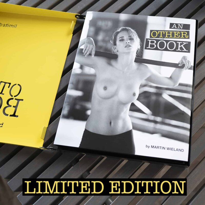 Erotische Fotografie in einer limitierten Sammleredition – An Other Book Limited Edition mit signiertem Originaldruck.