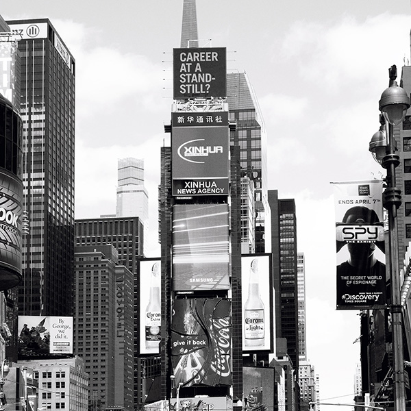 Werbetafeln und Lichter am Times Square, künstlerische Streetphotography