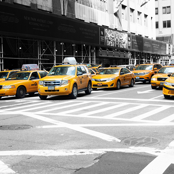 Gelbe Taxis in New York, künstlerische Streetphotography