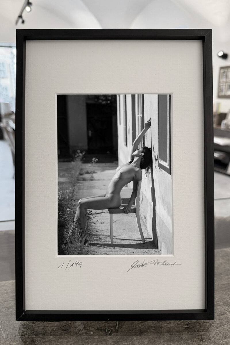 Gerahmter Fine Art Print der limitierten Edition – 1/199, signiert auf Passepartout – SHE STOLE MY CIGARETTES AGAIN