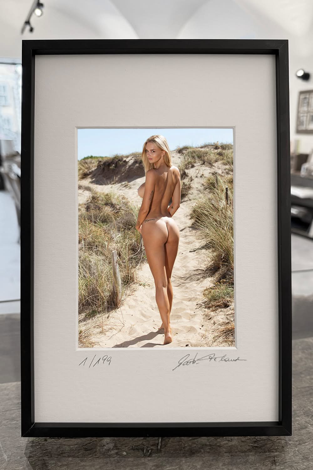 I FOLLOWED HER FOOTSTEPS LIKE A FOOL WITH GOOD TASTE – Bild 3
